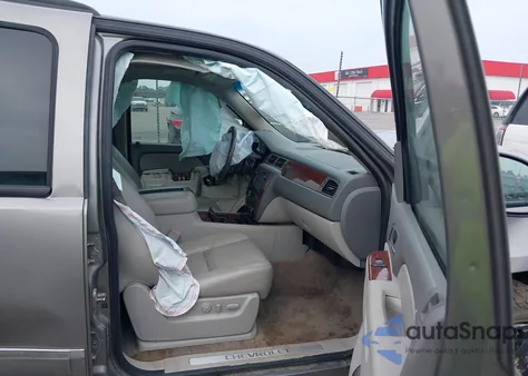 2012 Chevrolet Tahoe Ltz z USA, uszkodzony, nr VIN 1GNSKCE02CR247878